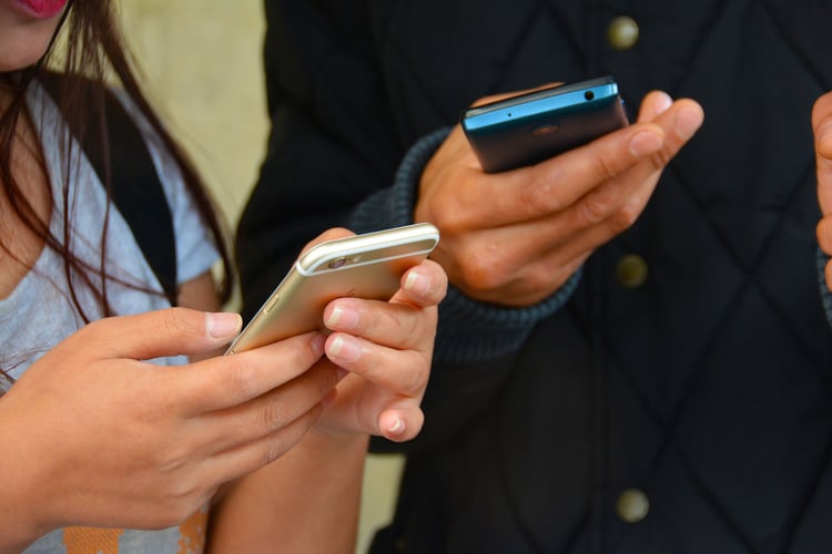 Zooma-generationZ-mobile.jpg Zooma-generationZ-mobile.jpg