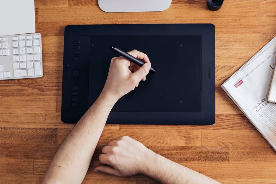 zooma-wacom-tablet.jpg zooma-wacom-tablet.jpg