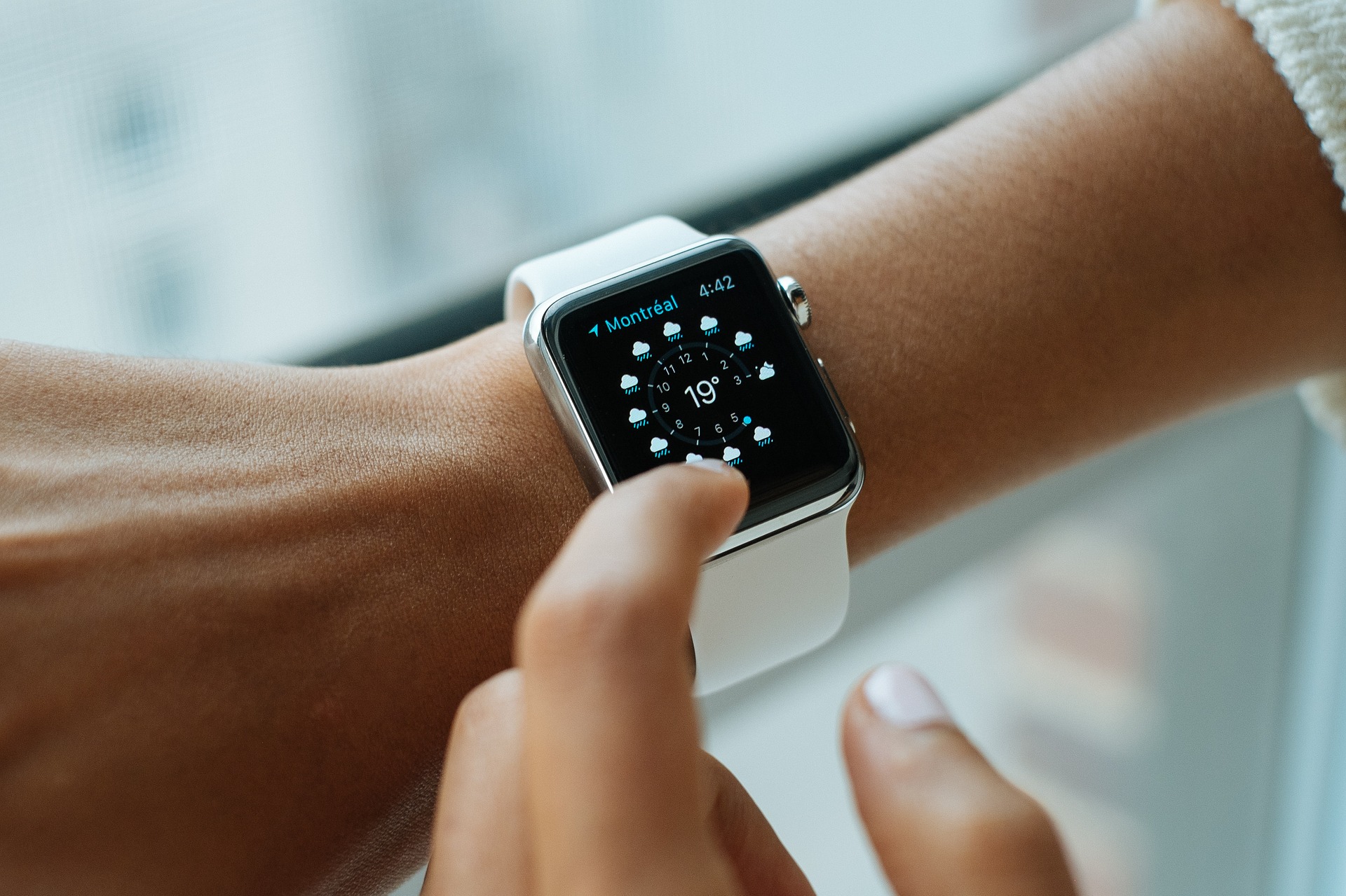 Zooma-smart-watch.jpg